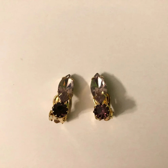 Lot of  2 Clip On Earrings Pearl Style Costume Jewelry - Picture 7 of 12